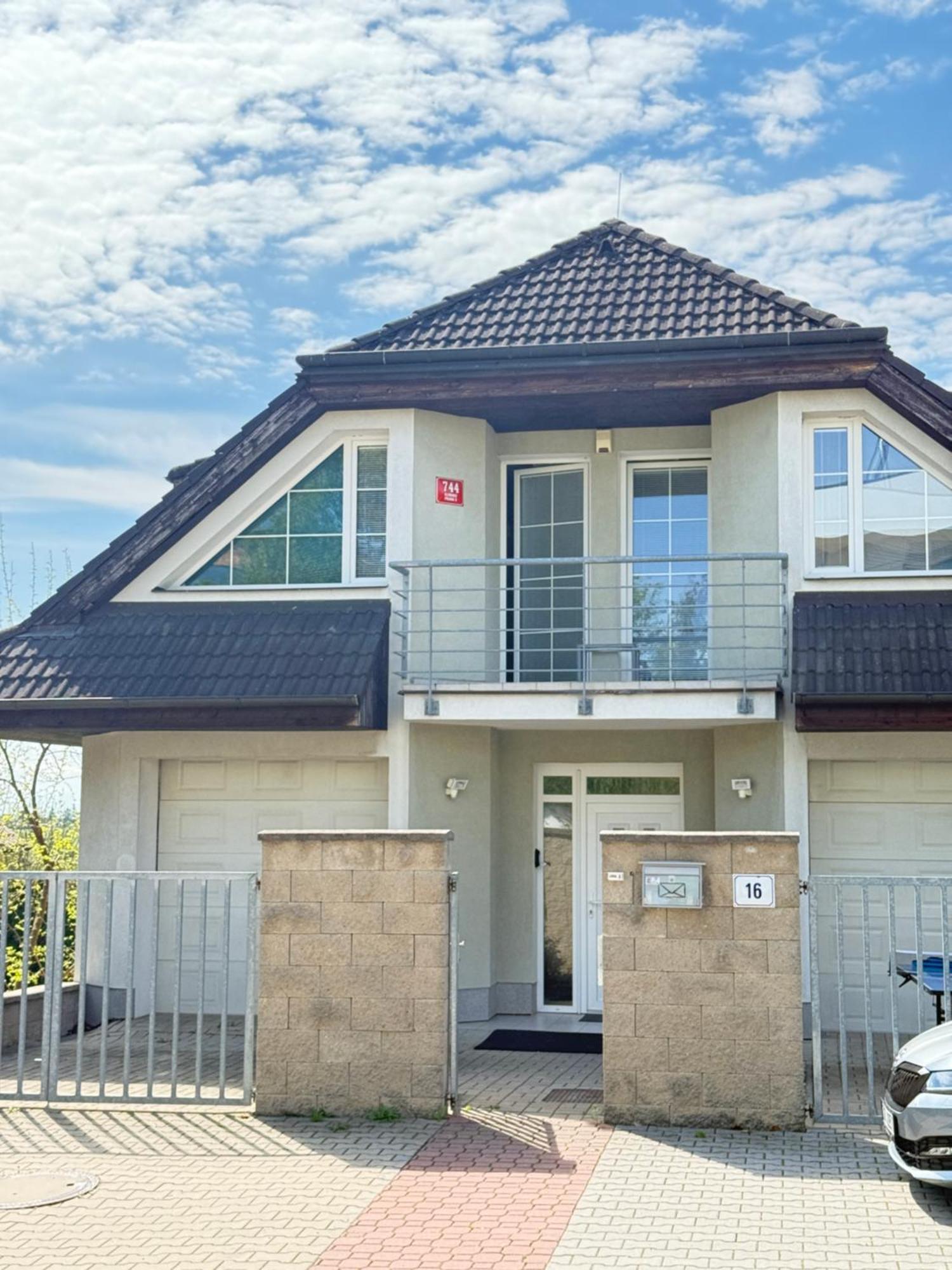 Diamondvilla, 4 Bedroom Apartment, Garden & Spa Praga Zewnętrze zdjęcie